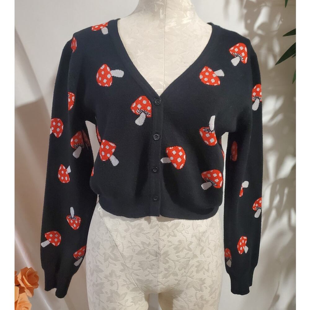 rue21 Mushroom Button V-Neck Cropped Sweater Size L Black Whimsy Woodland Hippie